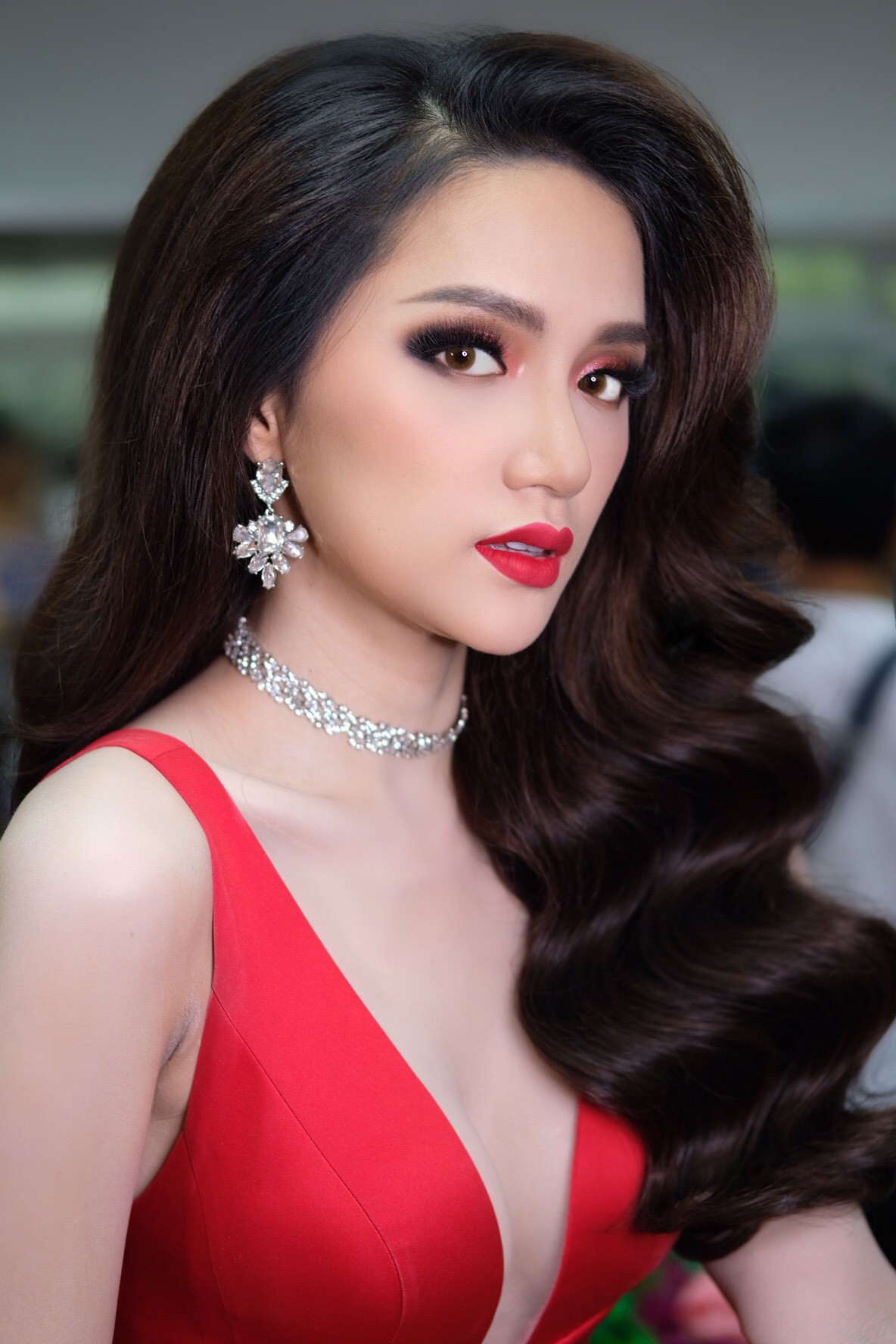 Hương Giang đẹp hết phần người khác trong hậu trường, sẵn sàng tỏa sáng trong đêm chung kết Hương Giang đẹp hết phần người khác trong hậu trường, sẵn sàng tỏa sáng trong đêm chung kết